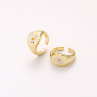 Korean Style Mini Cute Flower Rings for Girls Vintage Daisy Flower Ring Gold Plated Enamel Party Couple Rings Gift Jewelry